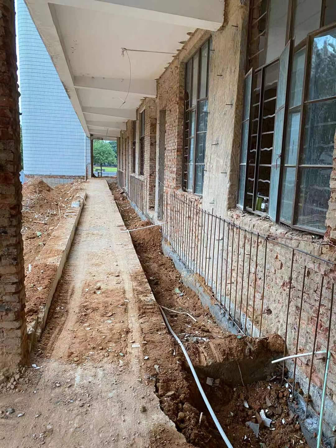 水泥路面起皮怎么办？？？？？？可以一次性治理到位吗？？？？？？