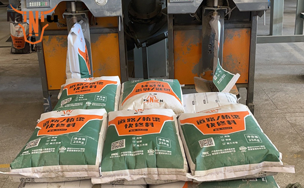 如那里置好水泥路面起砂问题？？